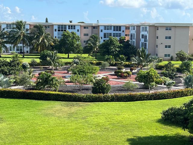 330 NE 26th Avenue 406, Boynton Beach, FL 33435