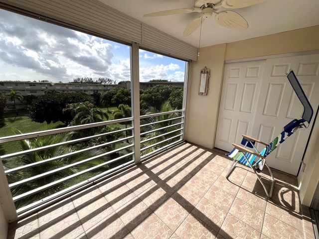 330 NE 26th Avenue 406, Boynton Beach, FL 33435