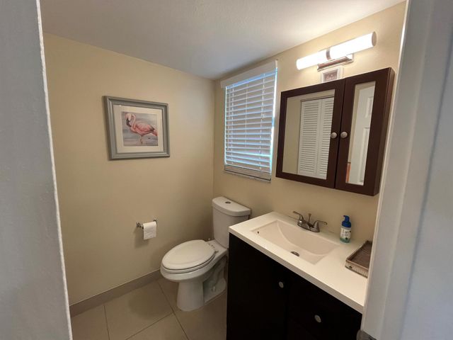 330 NE 26th Avenue 406, Boynton Beach, FL 33435