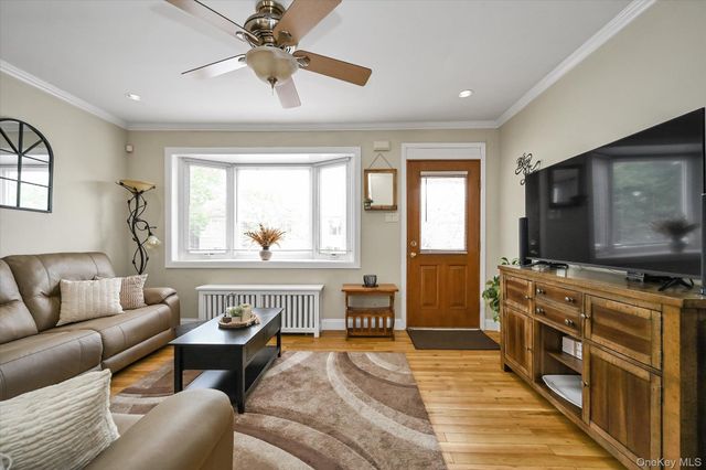6451 58th Road, Maspeth, NY 11378