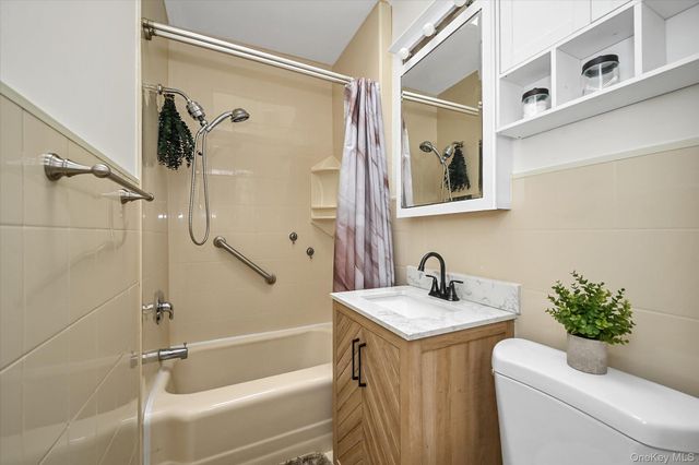 6451 58th Road, Maspeth, NY 11378