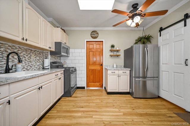 6451 58th Road, Maspeth, NY 11378