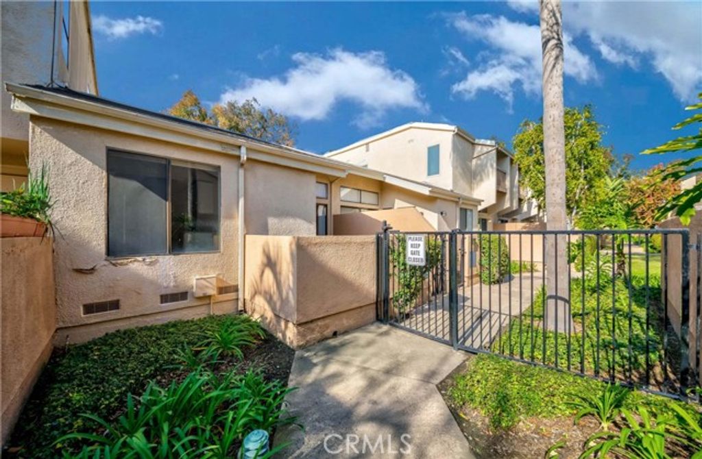 1520 Windsor Lane 190, Fullerton, CA 92831