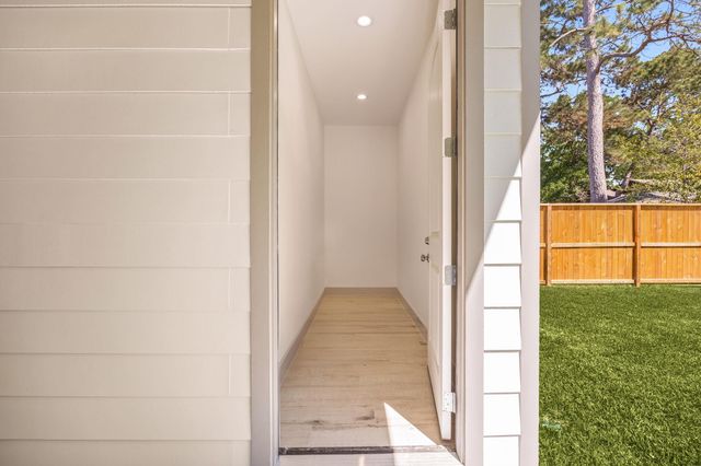 10519 Cypresswood Drive, Houston, TX 77070