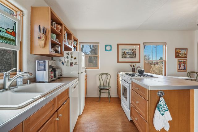 2334 Rio Grande Boulevard NW, Albuquerque, NM 87104