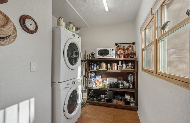 2334 Rio Grande Boulevard NW, Albuquerque, NM 87104