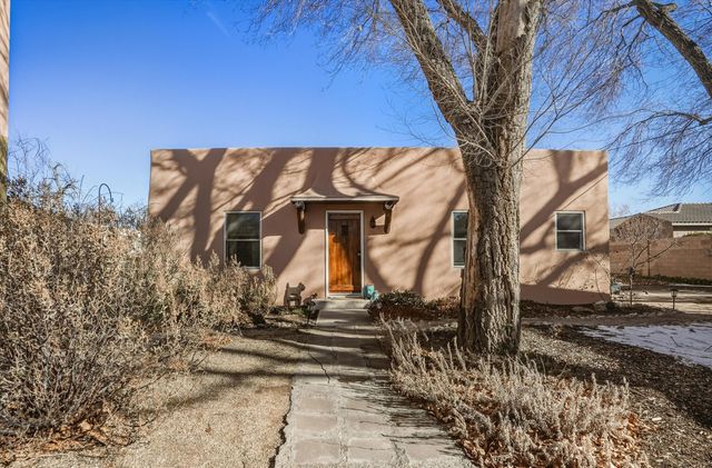 2334 Rio Grande Boulevard NW, Albuquerque, NM 87104