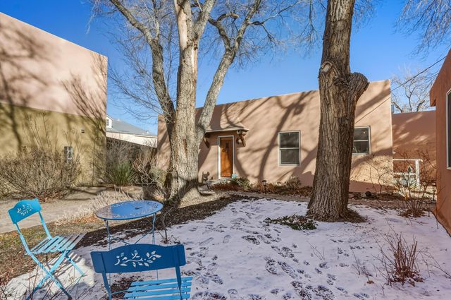 2334 Rio Grande Boulevard NW, Albuquerque, NM 87104