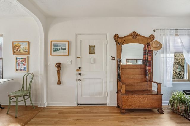 2334 Rio Grande Boulevard NW, Albuquerque, NM 87104