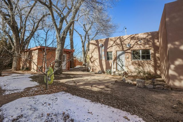 2334 Rio Grande Boulevard NW, Albuquerque, NM 87104