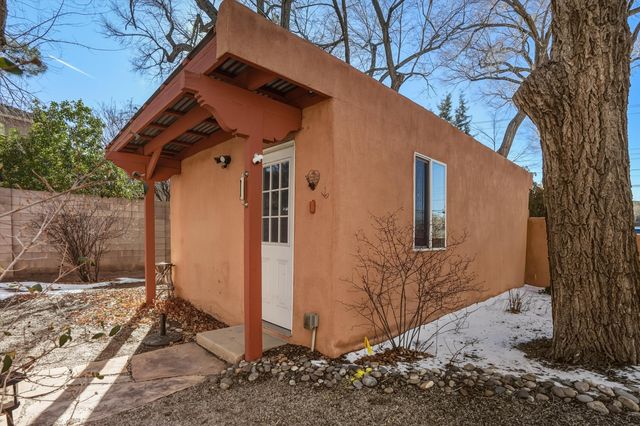 2334 Rio Grande Boulevard NW, Albuquerque, NM 87104