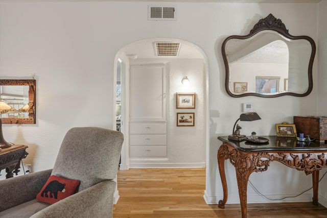 2334 Rio Grande Boulevard NW, Albuquerque, NM 87104