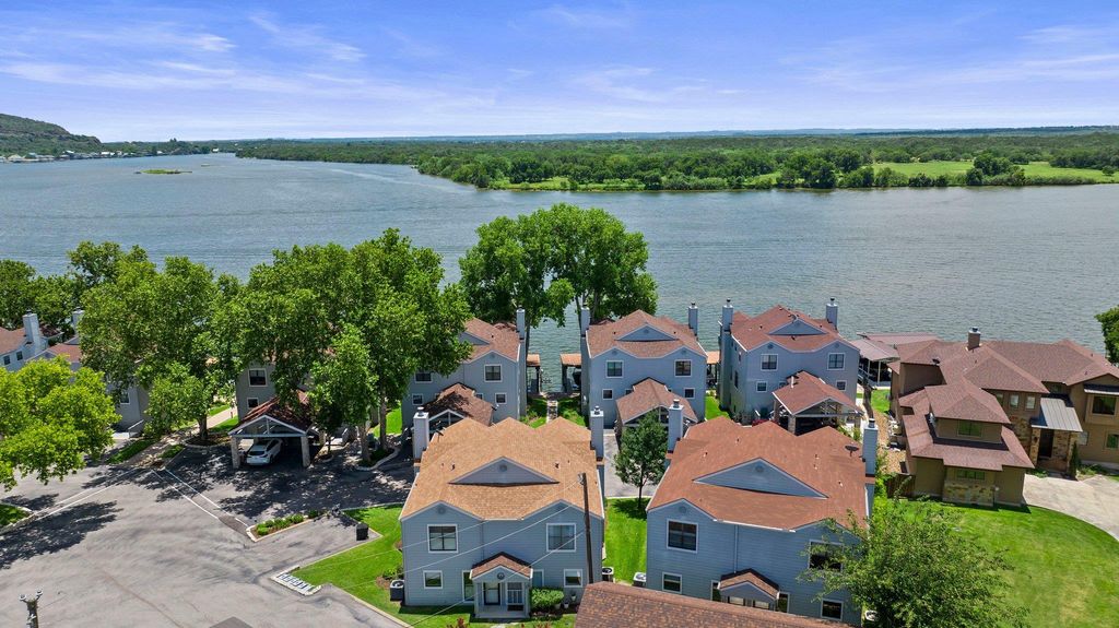 501 Reynolds ST 28, Kingsland, TX 78639