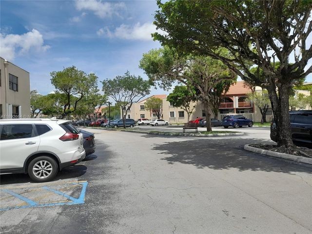10245 NW 9th St Cir 204-9, Miami, FL 33172