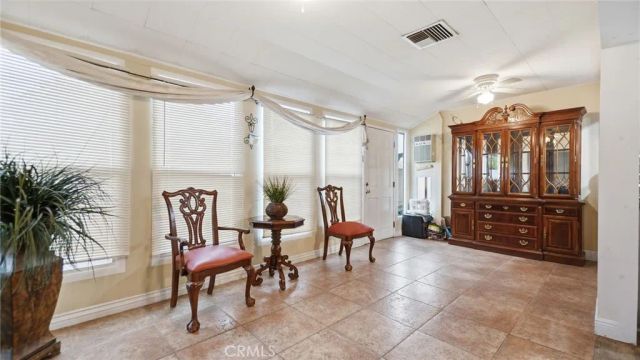 1180 Amberwood Drive, Hemet, CA 92543