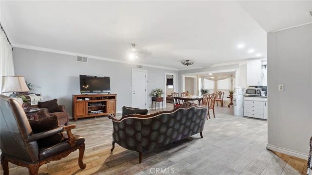 1180 Amberwood Drive, Hemet, CA 92543
