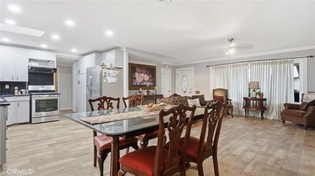 1180 Amberwood Drive, Hemet, CA 92543