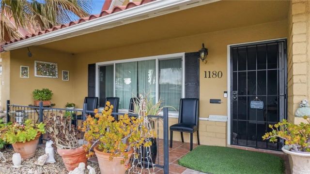 1180 Amberwood Drive, Hemet, CA 92543