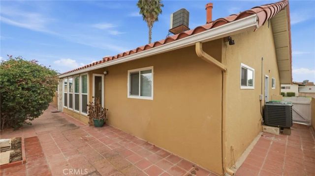 1180 Amberwood Drive, Hemet, CA 92543