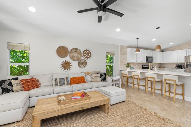 248 NE 9th Street, Delray Beach, FL 33444