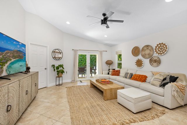 248 NE 9th Street, Delray Beach, FL 33444