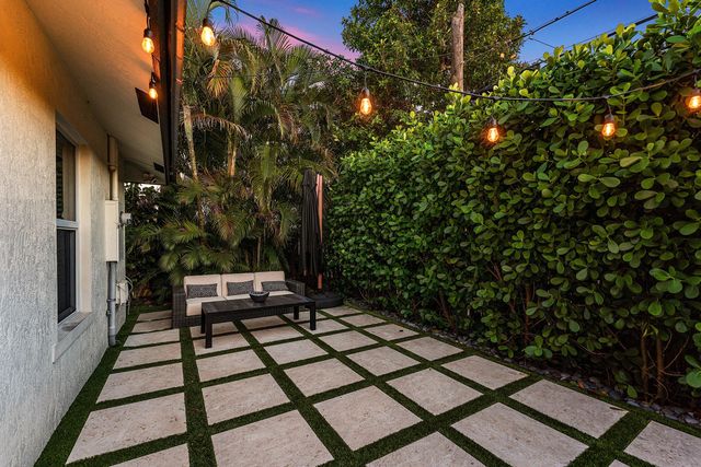 248 NE 9th Street, Delray Beach, FL 33444