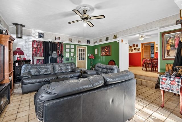 412 Millbrooke Dr, Hopkinsville, KY 42240