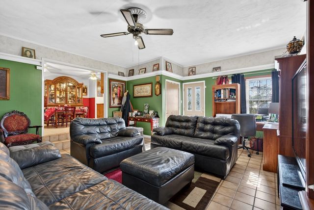 412 Millbrooke Dr, Hopkinsville, KY 42240