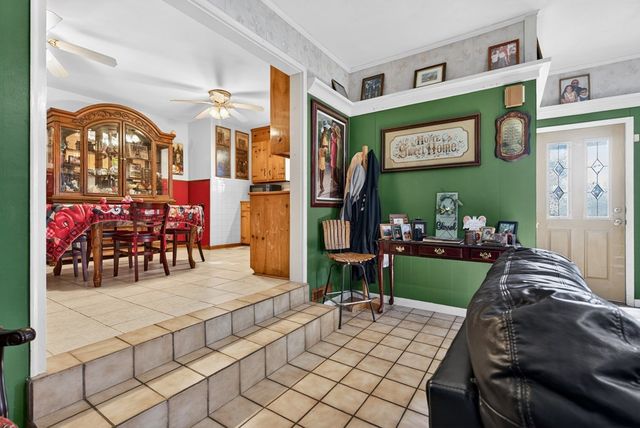 412 Millbrooke Dr, Hopkinsville, KY 42240