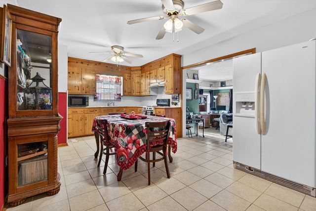 412 Millbrooke Dr, Hopkinsville, KY 42240