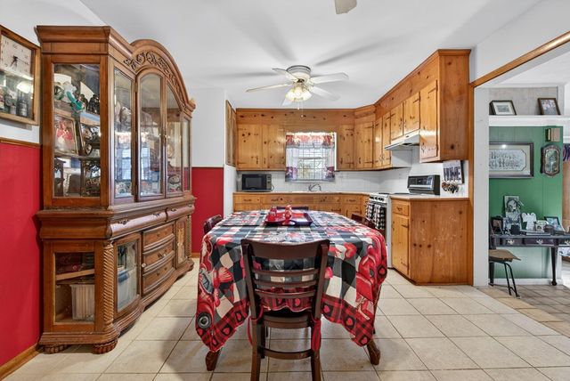 412 Millbrooke Dr, Hopkinsville, KY 42240