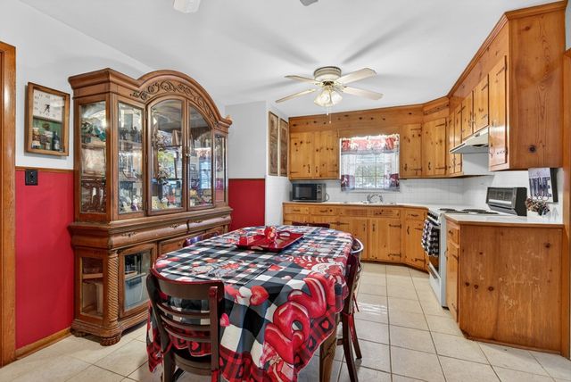 412 Millbrooke Dr, Hopkinsville, KY 42240