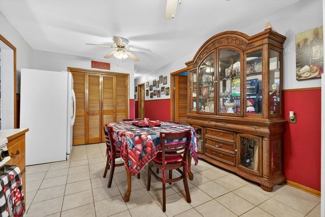 412 Millbrooke Dr, Hopkinsville, KY 42240