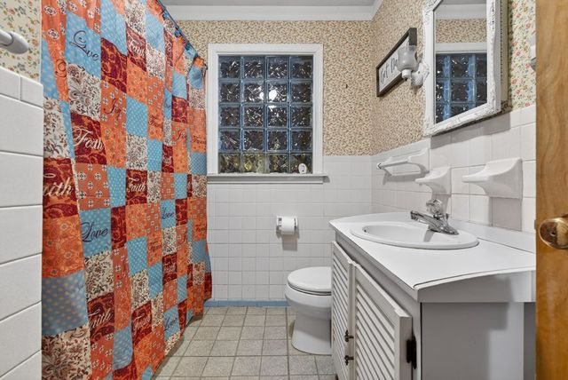 412 Millbrooke Dr, Hopkinsville, KY 42240