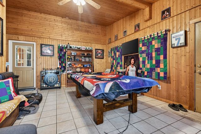 412 Millbrooke Dr, Hopkinsville, KY 42240