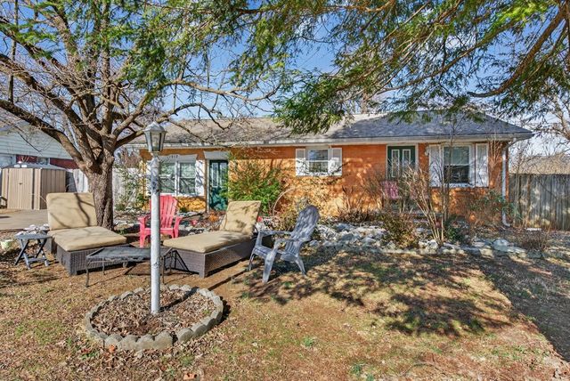 412 Millbrooke Dr, Hopkinsville, KY 42240