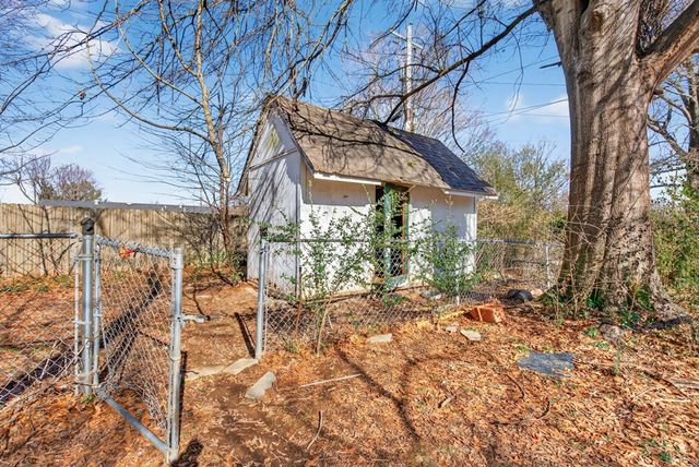 412 Millbrooke Dr, Hopkinsville, KY 42240