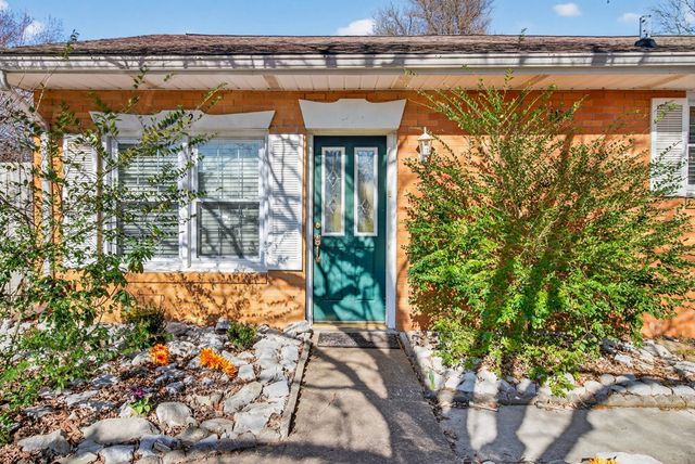 412 Millbrooke Dr, Hopkinsville, KY 42240