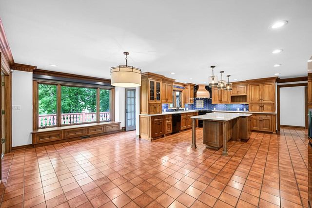 2005 Derrin LANE, Brookfield, WI 53045