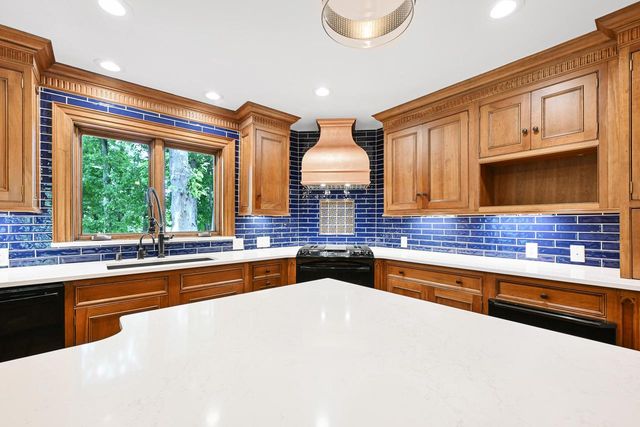 2005 Derrin LANE, Brookfield, WI 53045