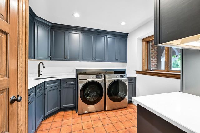 2005 Derrin LANE, Brookfield, WI 53045