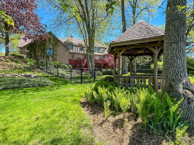 2005 Derrin LANE, Brookfield, WI 53045