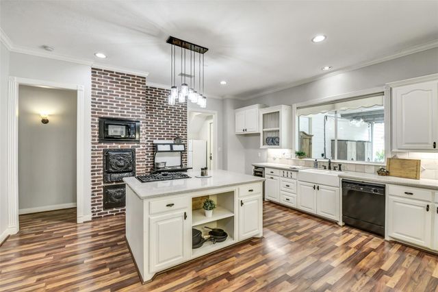 30311 N Holly Oaks Circle, Magnolia, TX 77355