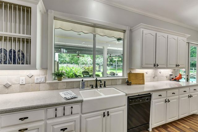 30311 N Holly Oaks Circle, Magnolia, TX 77355