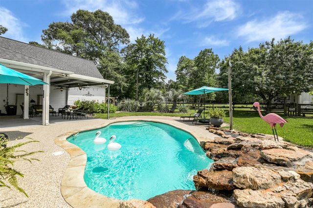 30311 N Holly Oaks Circle, Magnolia, TX 77355