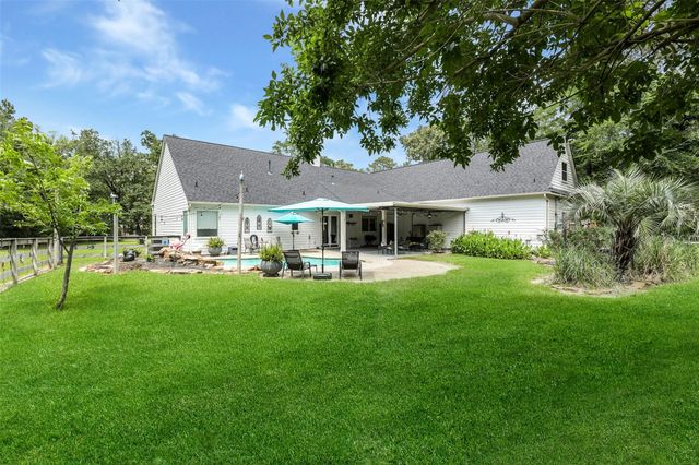 30311 N Holly Oaks Circle, Magnolia, TX 77355