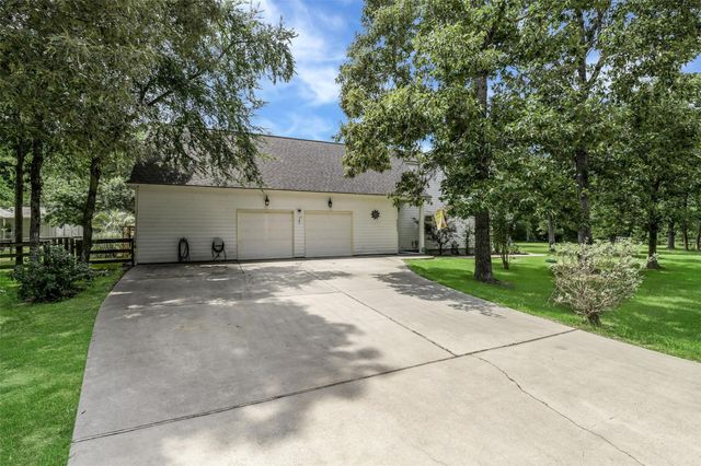 30311 N Holly Oaks Circle, Magnolia, TX 77355