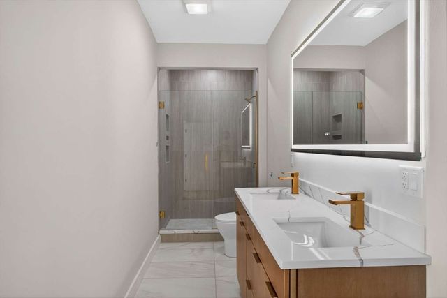 21 Hutchinson 1, Winthrop, MA 02152