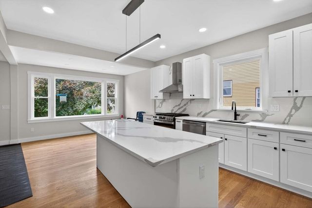 21 Hutchinson 1, Winthrop, MA 02152