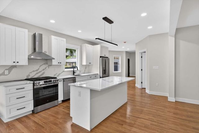 21 Hutchinson 1, Winthrop, MA 02152